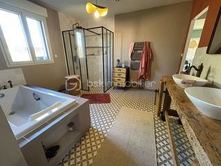  Propri�t�/ch�teau � vendre 5 pi�ces 94 m�