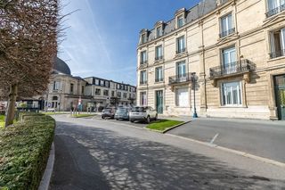  Immeuble � vendre 12 pi�ces 251 m�