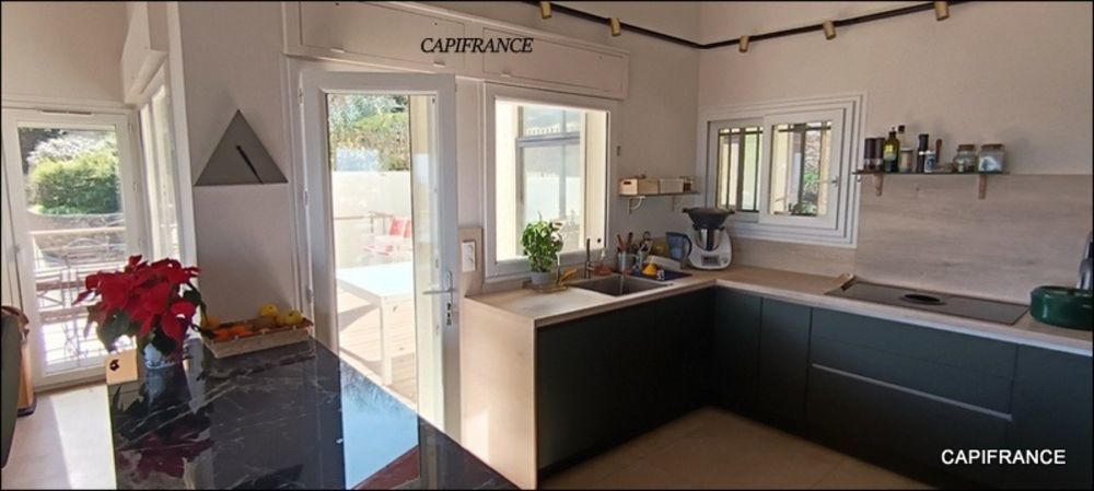 � vendre  Maison Hy�res (83400)