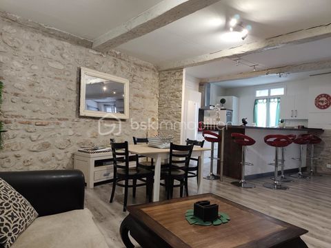   Maison de ville avec garage � 100 m� habitables � Meubl�e � Fort potentiel � Saint-Est�ve Maison - 3 pi�ce(s) - 99 m�