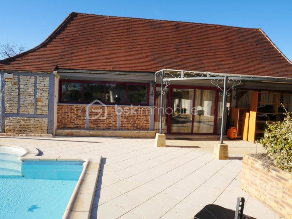 � vendre  Propri�t�/ch�teau La Douze (24330)