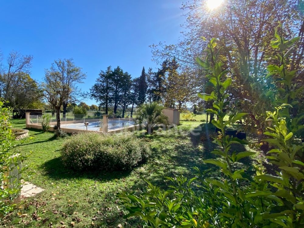 � vendre  Propri�t�/ch�teau Uz�s (30700)