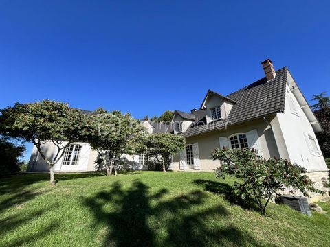   Magnifique maison de caract�re sur son splendide parc arbor� Propri�t�/ch�teau - 9 pi�ce(s) - 258 m�