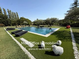  Propri�t�/ch�teau � vendre 9 pi�ces 300 m�