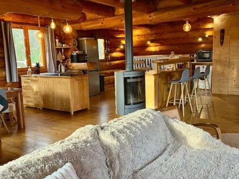   Chalet authentique de 144 m2 sur sous-sol Chalet - 4 pi�ce(s) - 144 m�