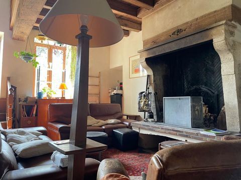   Maison Sainte Solange 7 pi�ce(s) 280 m2 sur terrain de  845 m� Maison - 7 pi�ce(s) - 280 m�