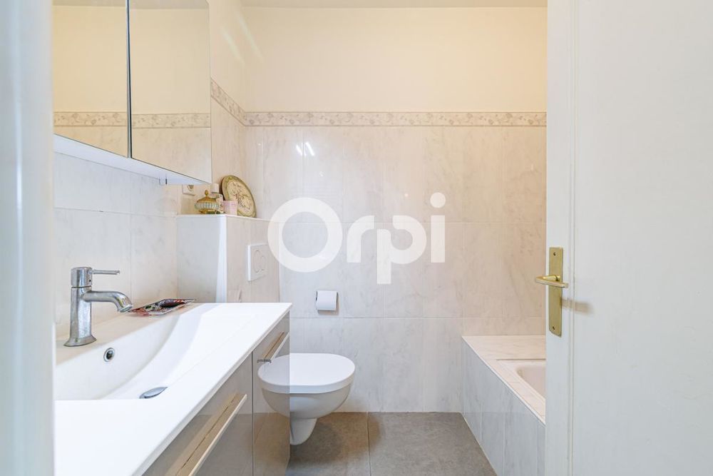 � vendre  Appartement Antibes (06600)