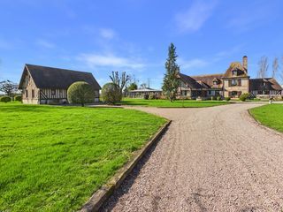  Propri�t�/ch�teau � vendre 15 + pi�ces 500 m�