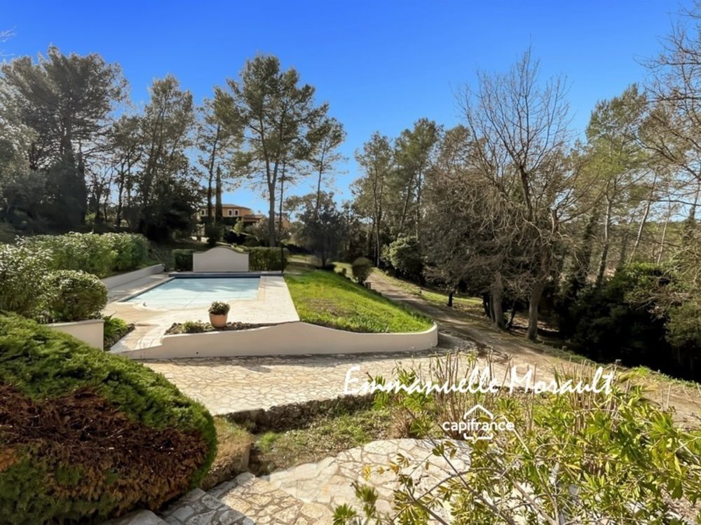 � vendre  Villa Bagnols-en-For�t (83600)