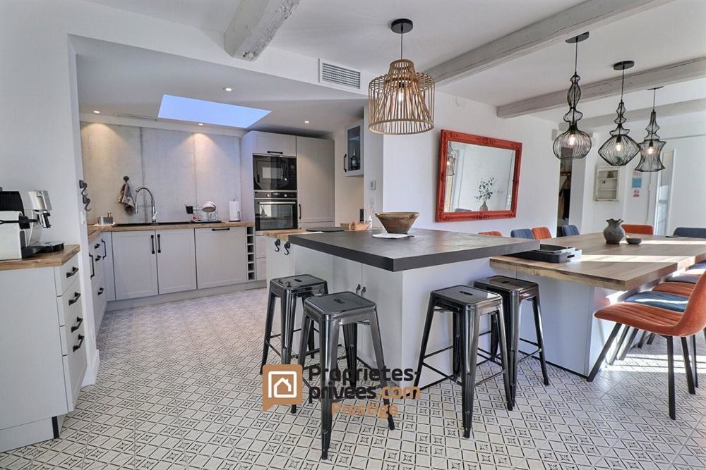 � vendre  Villa Uz�s (30700)