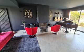  Maison � vendre 9 pi�ces 252 m�