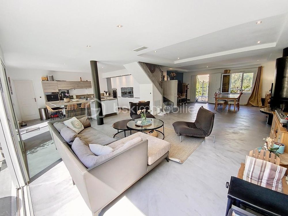 � vendre  Villa P�rols (34470)