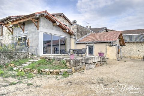   JUJURIEUX (01) � Hameau de Chenavel � Maison 115 m� - Terrain 236 m� - 3 chambres Maison - 5 pi�ce(s) - 115 m�