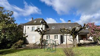  Maison � vendre 9 pi�ces 180 m�