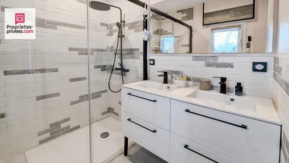 � vendre  Maison Figani�res (83830)