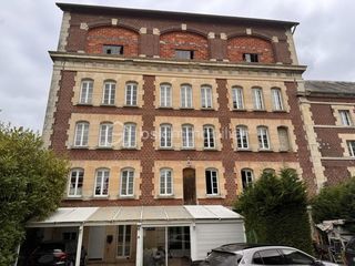  Immeuble � vendre 15 + pi�ces 2120 m�