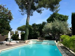  Maison � vendre 15 + pi�ces 390 m�