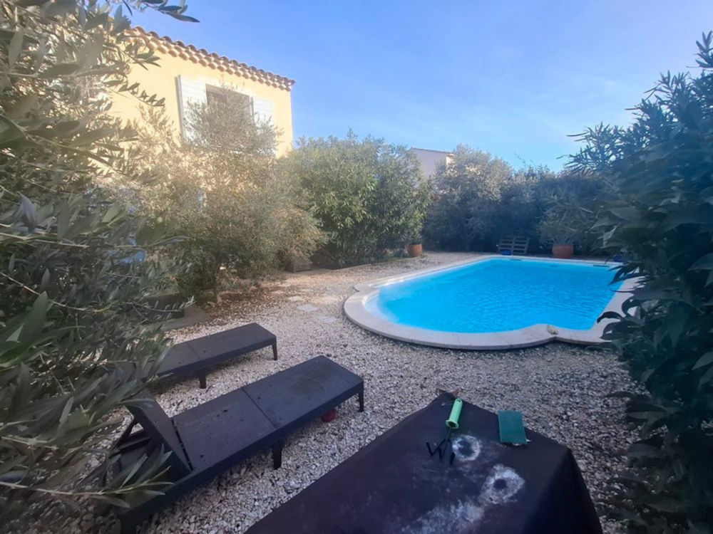 � vendre  Maison Cheval-Blanc (84460)