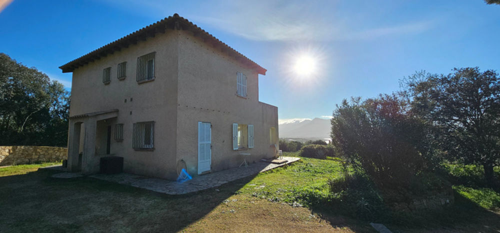 � vendre  Maison Lumio (20260)