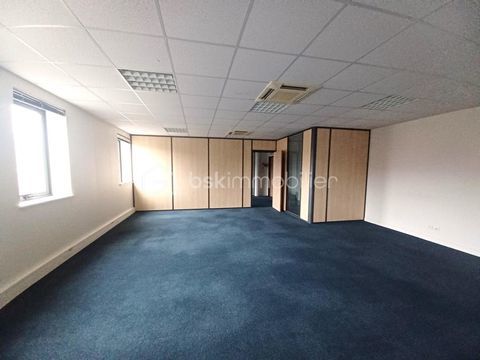 Bureaux &agrave; vendre 275000 77600 Bussy saint georges