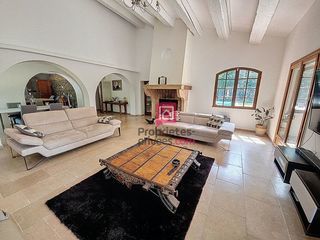  Villa � vendre 9 pi�ces 220 m�