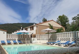  Immeuble � vendre 15 + pi�ces 572 m�