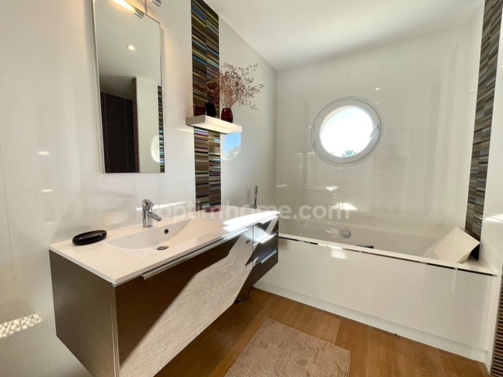 � vendre  Maison Aigues-Mortes (30220)