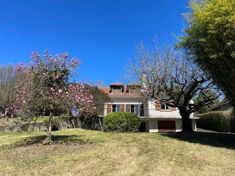  Maison � vendre 9 pi�ces 260 m�