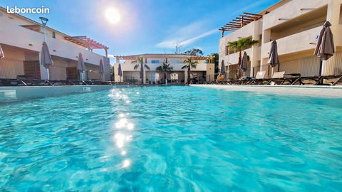   T3 meubl�, piscine, plage � 50 m : un bien complet Appartement - 3 pi�ce(s) - 45 m�