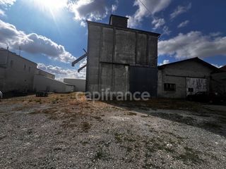  Remise / Grange � vendre 2 pi�ces 280 m�