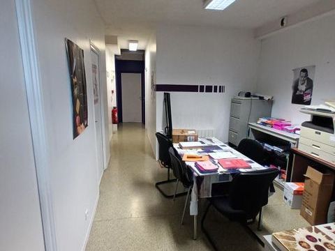 Rodez-Avenue de Paris,local professionnel de 162 m&sup2; environ 680 12000 Rodez