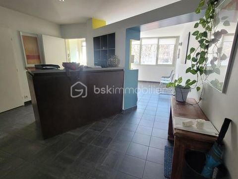 Local commercial lib&eacute;ral     260 000 � 260000 38500 Voiron