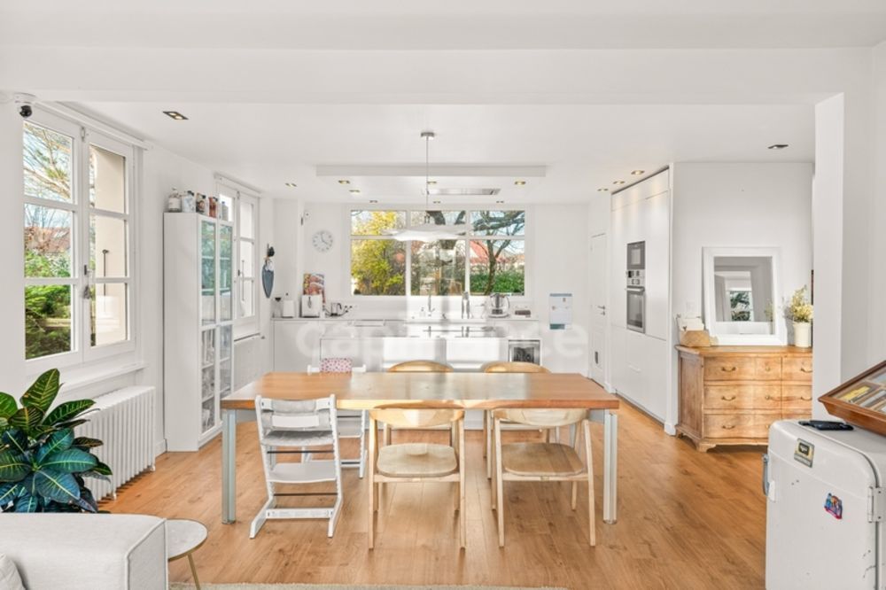 � vendre  Maison Divonne-les-Bains (01220)