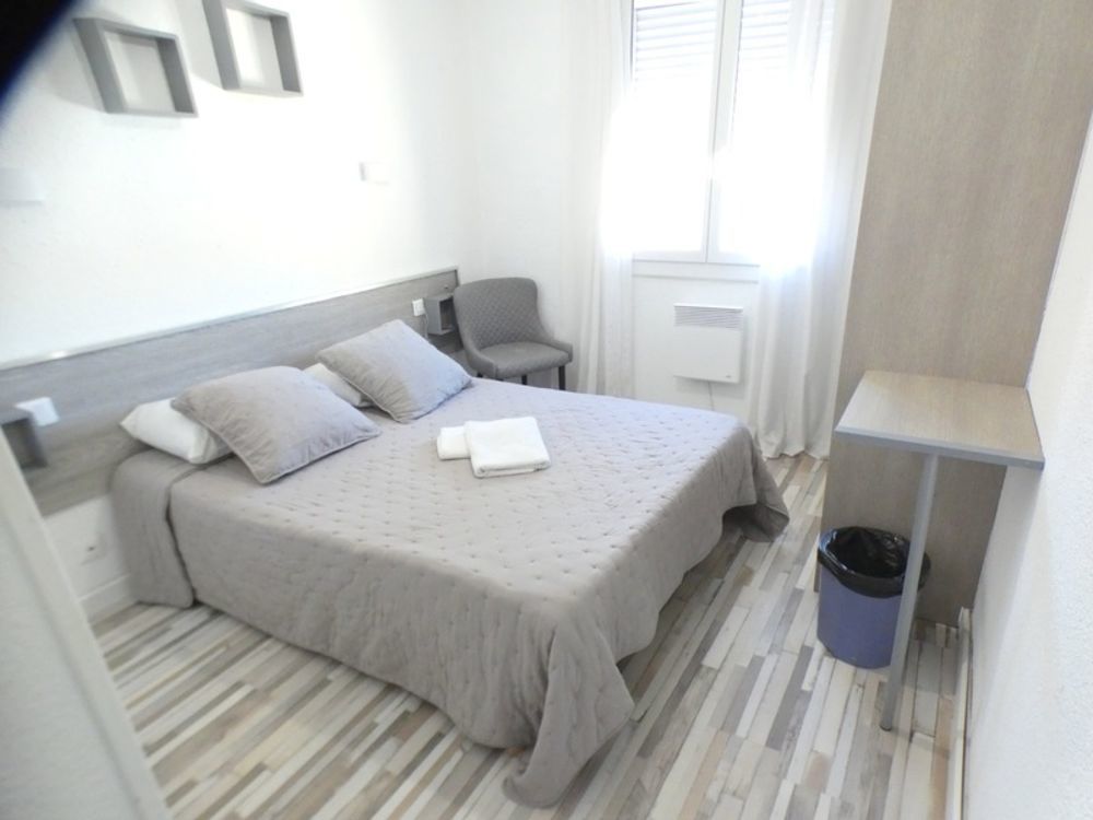 � vendre  Propri�t�/ch�teau Vias (34450)