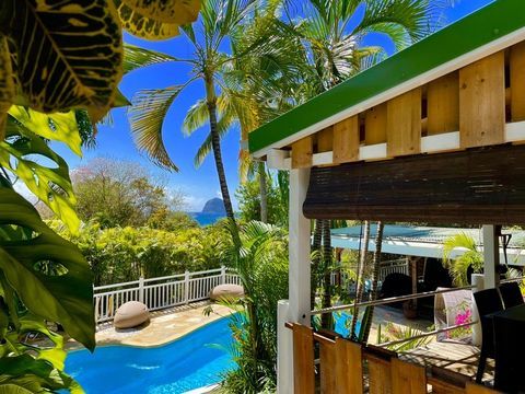   Propri�t� de charme avec vue mer et Rocher du Diamant, deux villas et piscine � SOUS OFFRE d'ACHAT en 1 mois � vendre, Martiniqu Villa - 7 pi�ce(s) - 103 m�