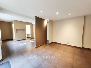  Immeuble � vendre 15 + pi�ces 300 m�