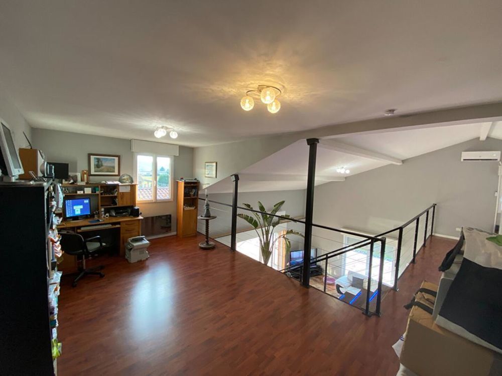 � vendre  Propri�t�/ch�teau Montignac (24290)