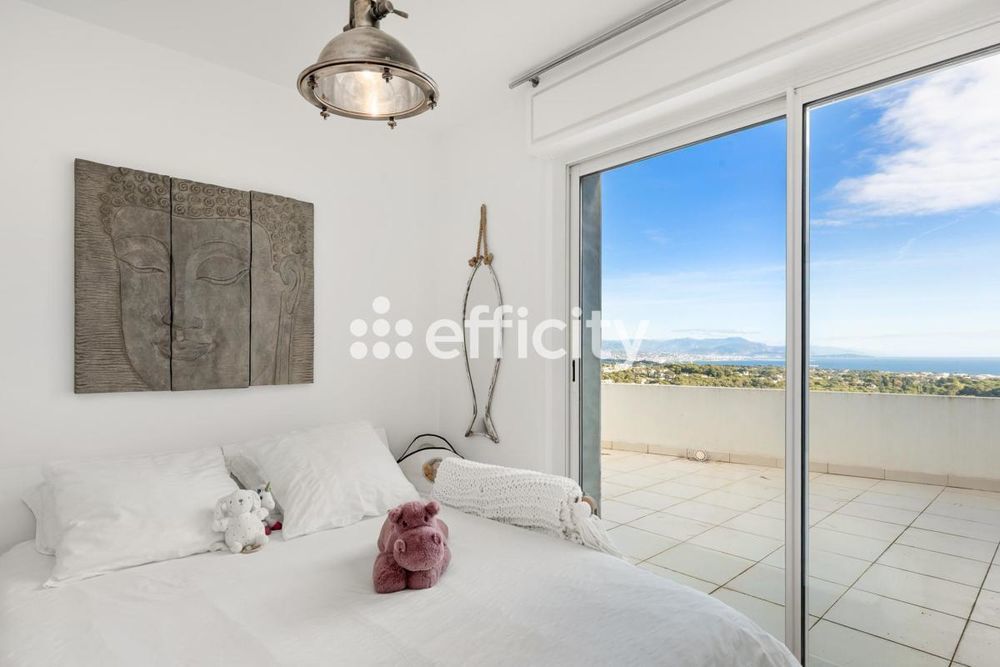 � vendre  Villa Vallauris (06220)