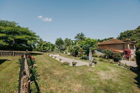   DEMEURE D EXCEPTION AVEC GITE Propri�t�/ch�teau - 9 pi�ce(s) - 293 m�