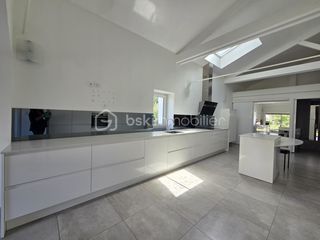  Propri�t�/ch�teau � vendre 7 pi�ces 261 m�