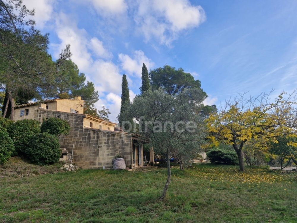 � vendre  Maison �guilles (13510)