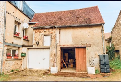   Maison de ville de 157m� avec potentiel local professionnel et d�pendances, jardin 69 900� � Maison - 8 pi�ce(s) - 157 m�