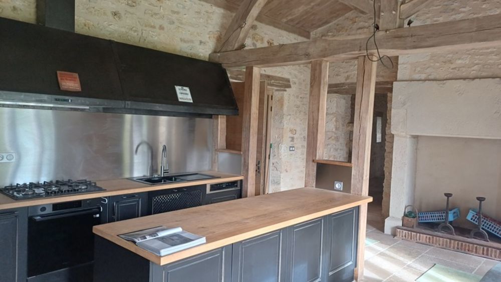 � vendre  Propri�t�/ch�teau P�rigueux (24000)