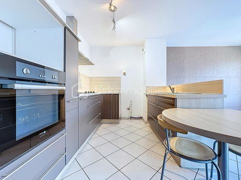   Appartement T4 de 83 m� avec terrasse � Fontaine Appartement - 4 pi�ce(s) - 83 m�