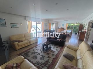  Maison � vendre 9 pi�ces 213 m�