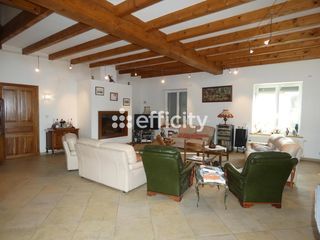  Maison � vendre 9 pi�ces 360 m�