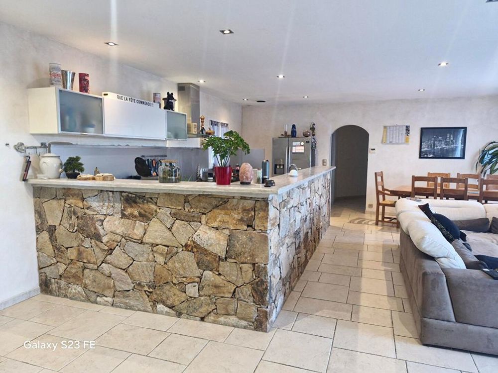 � vendre  Maison Le Cannet-des-Maures (83340)