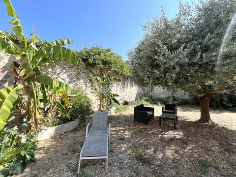   ? � vendre  Maison de village r�nov�e avec cour arbor�e � 5 km de Gignac Maison - 2 pi�ce(s) - 104 m�