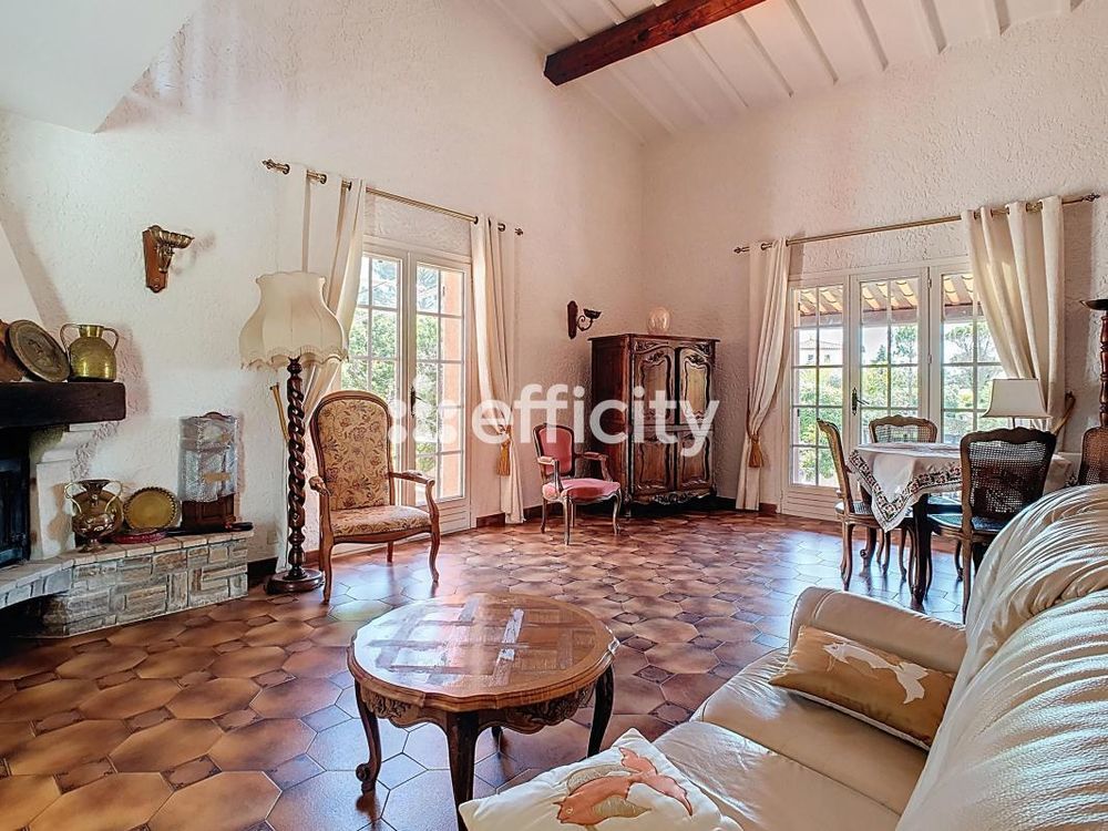 � vendre  Villa Saint-Rapha�l (83700)