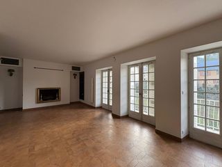  Appartement � louer 4 pi�ces 138 m�